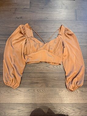Item Ditto Women’s Cropped Long Sleeve Top Size Small in Brown - C27-127